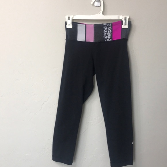lululemon athletica Pants - Lululemon black reversible crop leggings size 4